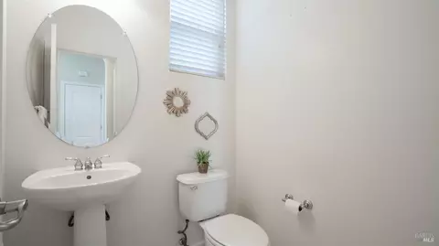 696 Greentree Cir, Fairfield, CA 94534 photo 9