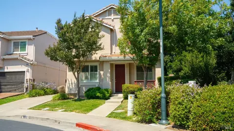 696 Greentree Cir, Fairfield, CA 94534 photo 2