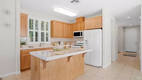 696 Greentree Cir, Fairfield, CA 94534 photo 13