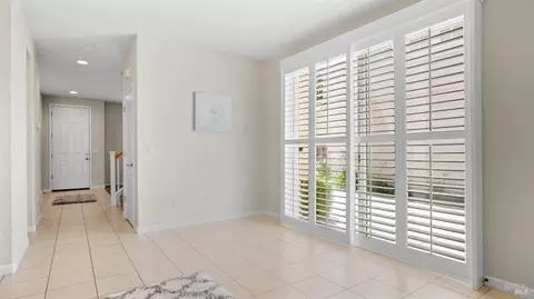 696 Greentree Cir, Fairfield, CA 94534 photo 12