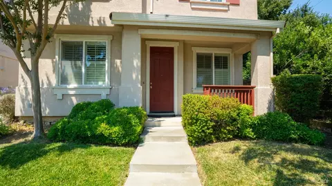 696 Greentree Cir, Fairfield, CA 94534 photo 4