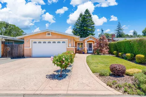 140 Kenwood Ct, Novato, CA 94945