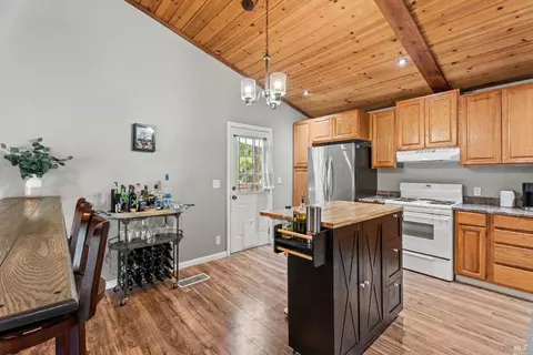 303 Crestview Dr, Ukiah, CA 95482 photo 10