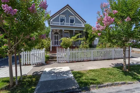 18 7th St, Petaluma, CA 94952 photo 2