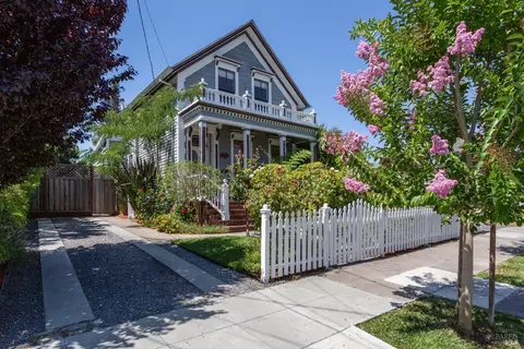 18 7th St, Petaluma, CA 94952 photo 4