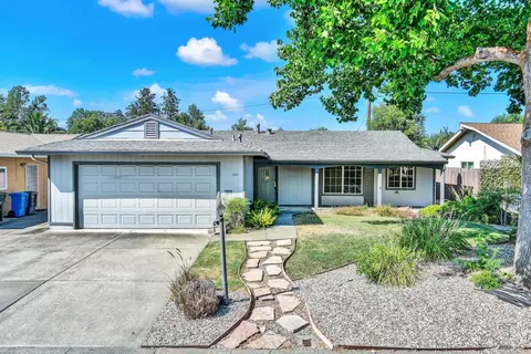 134 Olympic Cir, Vacaville, CA 95687