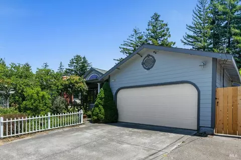 8170 Clifford St, Cotati, CA 94931 photo 2