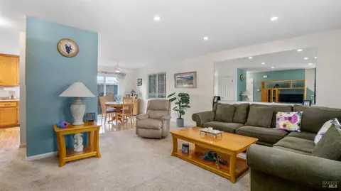 8882 Village Ct, Cotati, CA 94931 photo 3