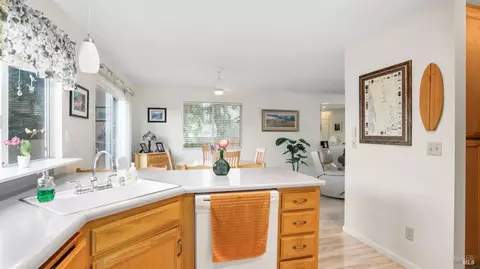 8882 Village Ct, Cotati, CA 94931 photo 9