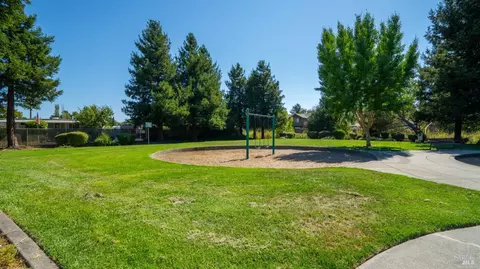 8882 Village Ct, Cotati, CA 94931 photo 27