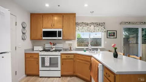 8882 Village Ct, Cotati, CA 94931 photo 8