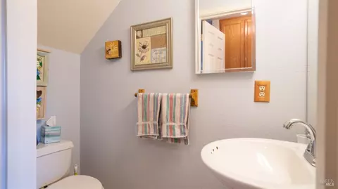 8882 Village Ct, Cotati, CA 94931 photo 10