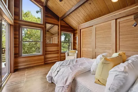 Bedroom - 21 Dover Rd, Inverness, CA 94937 photo 1 of 8