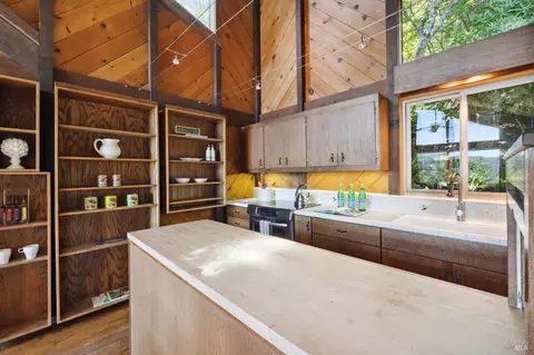 Kitchen - 21 Dover Rd, Inverness, CA 94937 photo 2 of 8