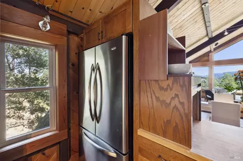 Kitchen - 21 Dover Rd, Inverness, CA 94937 photo 7 of 8