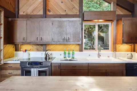 Kitchen - 21 Dover Rd, Inverness, CA 94937 photo 3 of 8