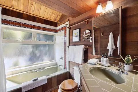 Bath - 21 Dover Rd, Inverness, CA 94937 photo 1 of 5