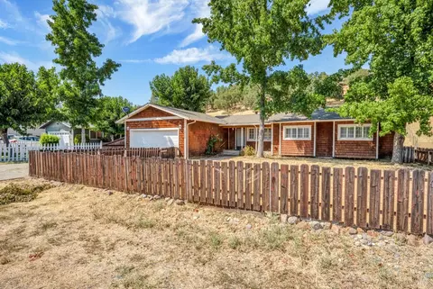 19734 Mountain Mdw N, Hidden Valley Lake, CA 95467