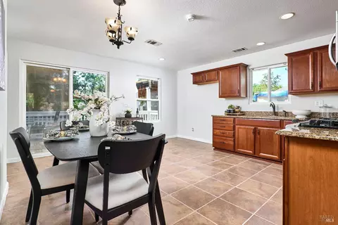 440 E A St, Dixon, CA 95620 photo 7