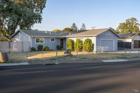 56 Adele Ave, Rohnert Park, CA 94928