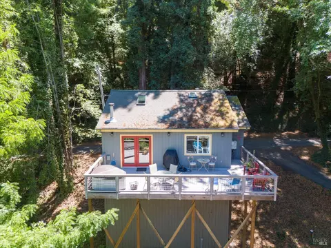 10967 Summerhome Park Rd, Forestville, CA 95436