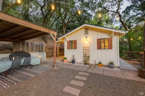 1730 Warm Springs Rd, Glen Ellen, CA 95442