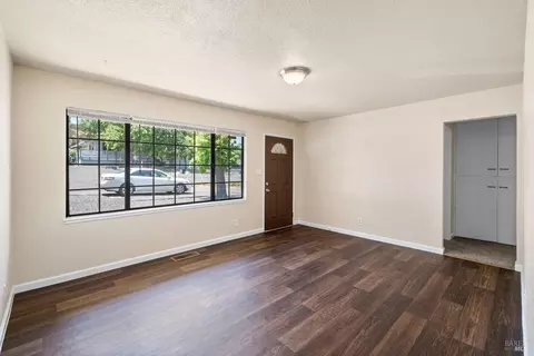 1152 Warren Ave, Vallejo, CA 94591 photo 2