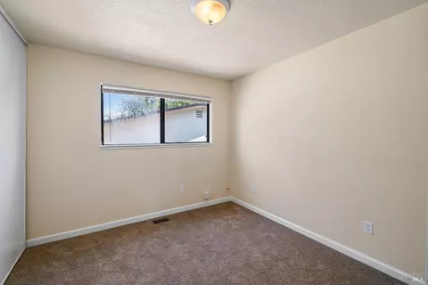 1152 Warren Ave, Vallejo, CA 94591 photo 5