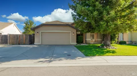 565 Schooner Ridge Dr, Dixon, CA 95620