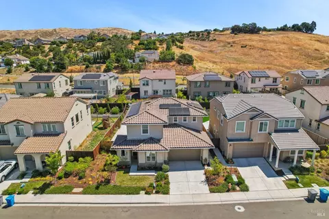 8882 Blue River Dr, Vallejo, CA 94591 photo 2