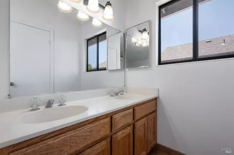517 Christopher Way, Windsor, CA 95492 photo 17