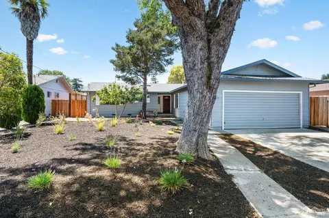7233 Brenda Way, Rohnert Park, CA 94928