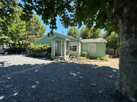 406 Wilson Ln, Windsor, CA 95492