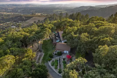 19299 Admiral Cooke Ln, Sonoma, CA 95476