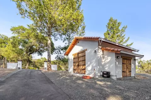 19299 Admiral Cooke Ln, Sonoma, CA 95476 photo 7