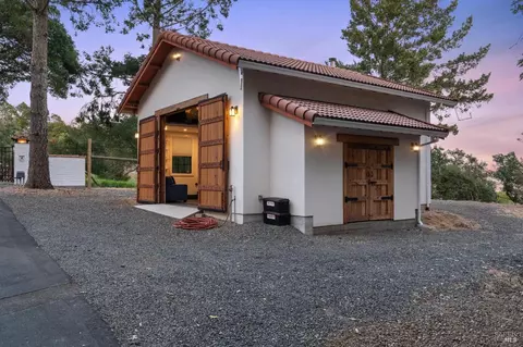 19299 Admiral Cooke Ln, Sonoma, CA 95476 photo 8