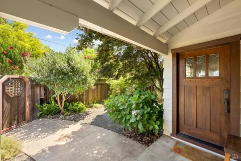 767 3rd St E, Sonoma, CA 95476
