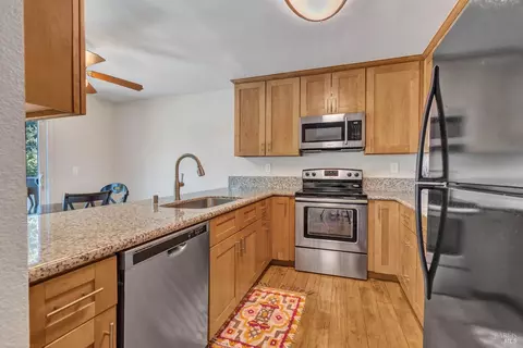 88 Calhoun St, Vallejo, CA 94590 photo 3