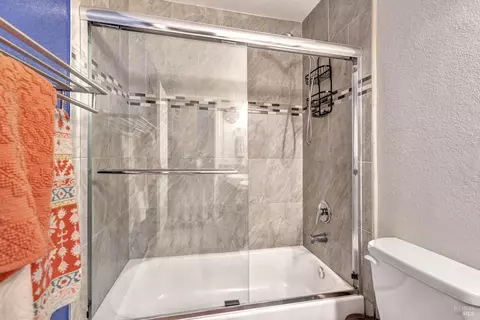 88 Calhoun St, Vallejo, CA 94590 photo 5