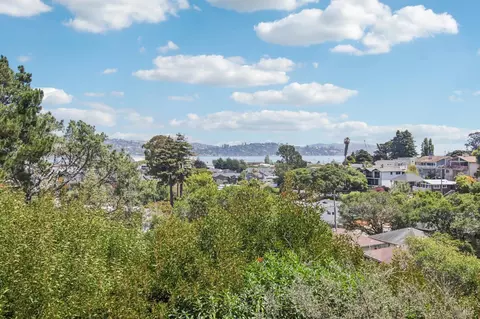 111 Lower Anchorage Rd, Sausalito, CA 94965