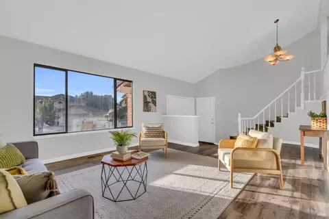 Living - 5081 Georgia St, Vallejo, CA 94591 photo 1 of 4
