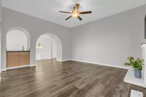 Living - 5081 Georgia St, Vallejo, CA 94591 photo 4 of 4