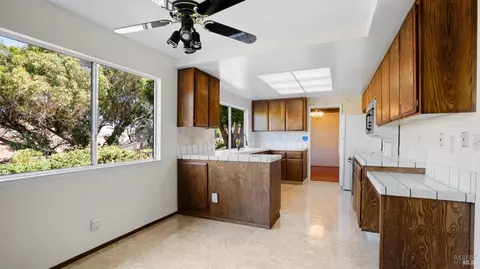 1348 Shea Ter, Vallejo, CA 94591 photo 14
