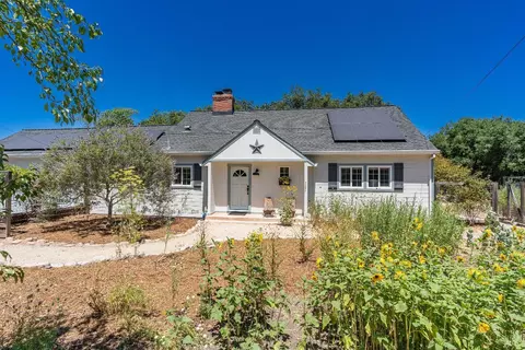 6118 Batesole Dr, Santa Rosa, CA 95404