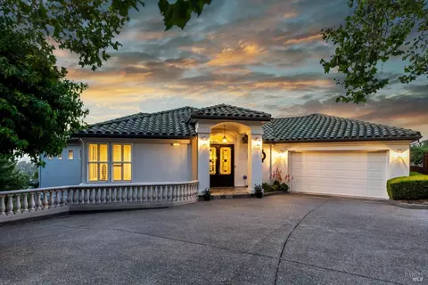 9 Turnberry Ct, Petaluma, CA 94952
