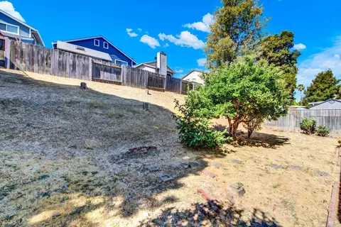 Exterior - 837 N Regatta Dr, Vallejo, CA 94591 photo 6 of 14