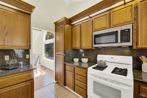 Kitchen - 837 N Regatta Dr, Vallejo, CA 94591 photo 10 of 11