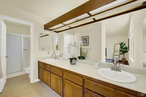 Bath - 837 N Regatta Dr, Vallejo, CA 94591 photo 1 of 5