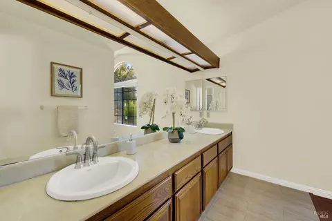 Bath - 837 N Regatta Dr, Vallejo, CA 94591 photo 3 of 5