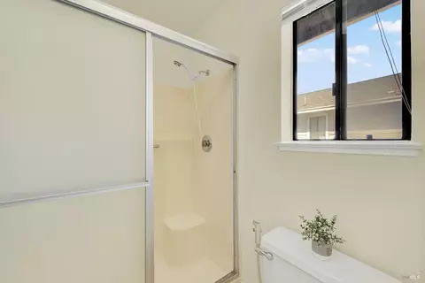 Bath - 837 N Regatta Dr, Vallejo, CA 94591 photo 2 of 5